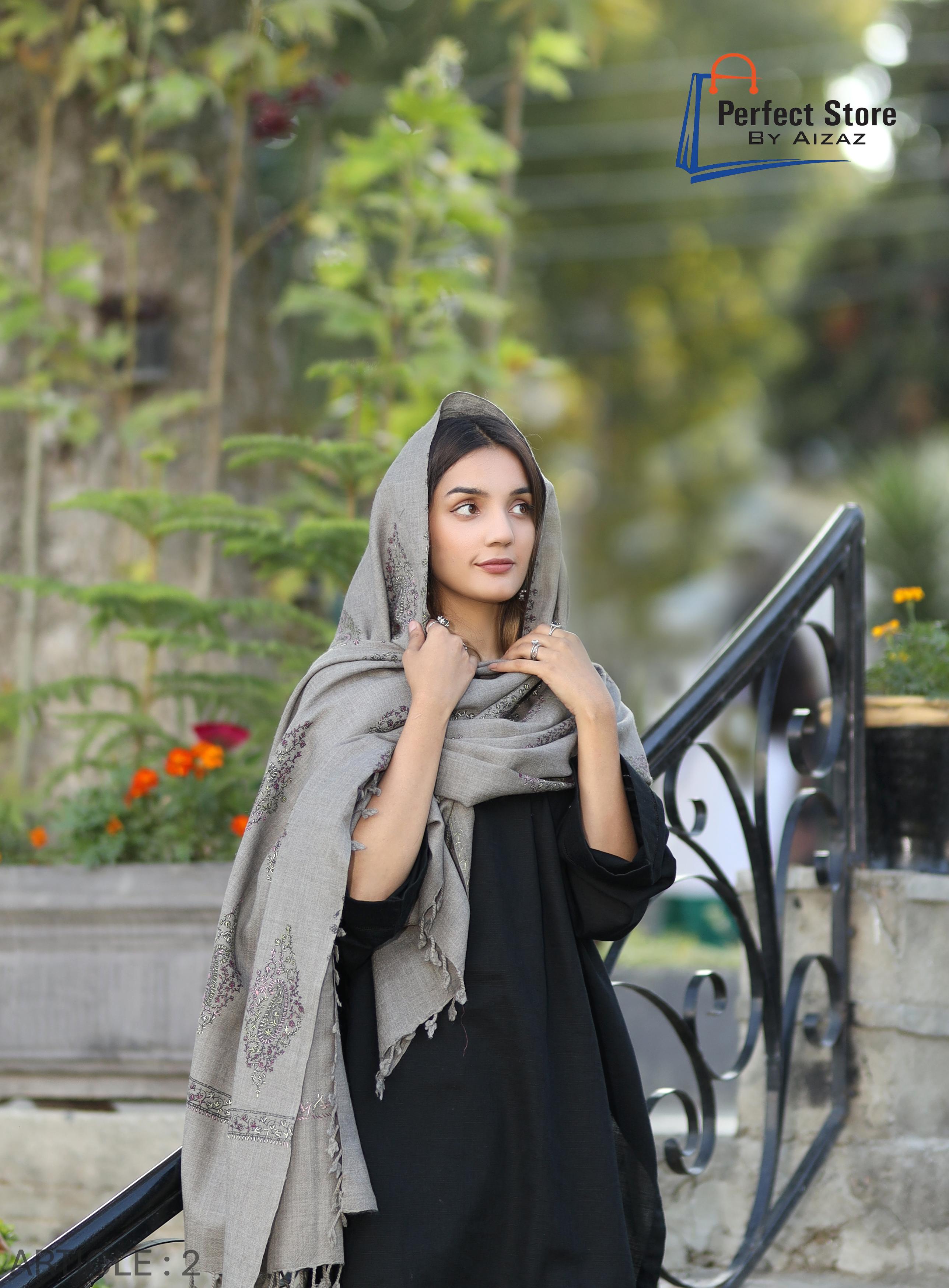 Luxury Tabrezi Jamawar handmade wool shawl > 02